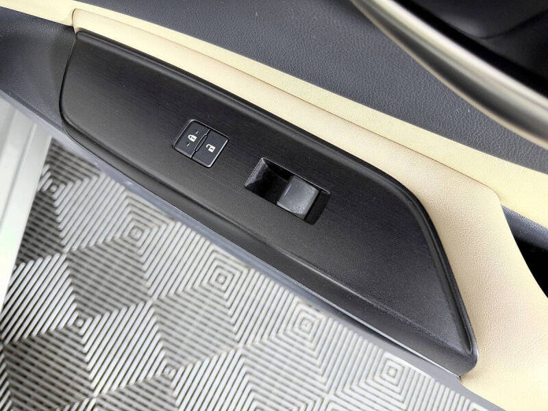 2019 Lexus ES 300h
