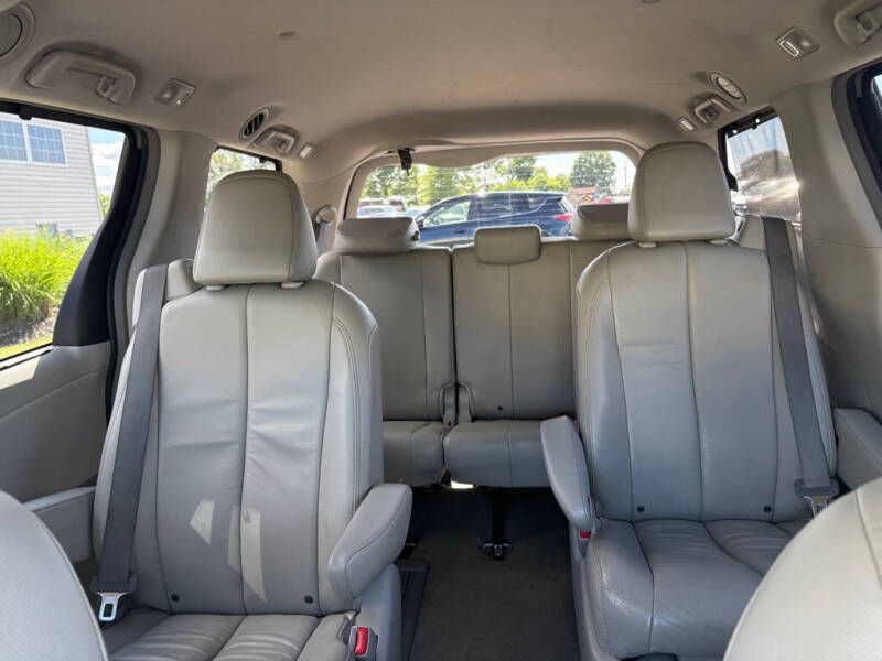 2013 Toyota Sienna Limited 7-Passenger