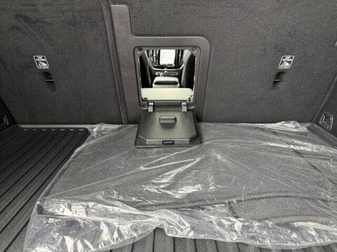 2024 Volvo XC60 B5 Core Dark Theme