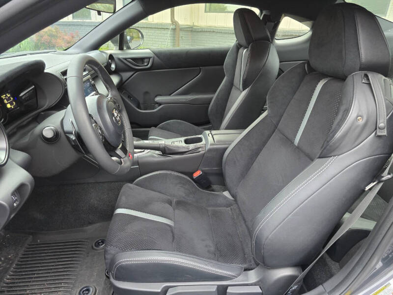 2025 Toyota GR86 Premium