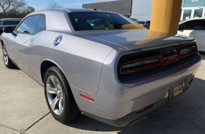 2016 Dodge Challenger SXT