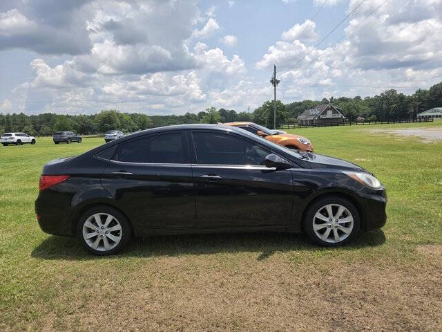 2012 Hyundai Accent GLS