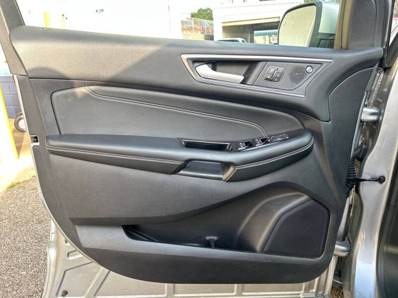 2020 Ford Edge Titanium