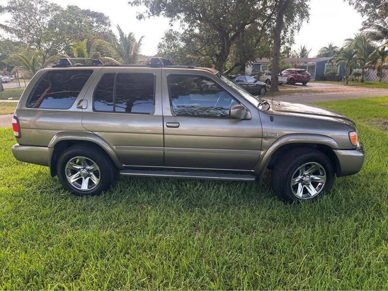 2004 Nissan Pathfinder LE Platinum