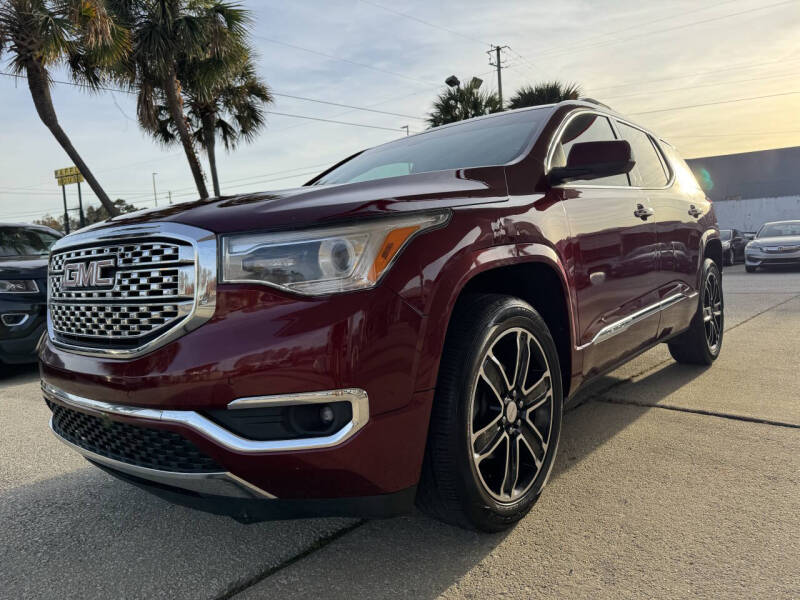 2017 GMC Acadia Denali's photo