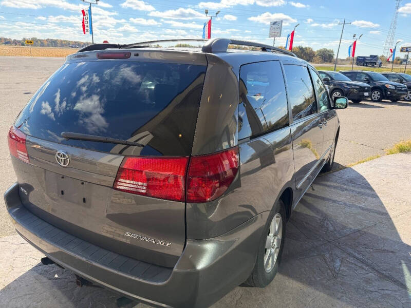 2004 Toyota Sienna XLE Limited 7 Passenger
