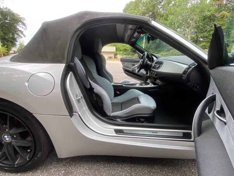 2005 BMW Z4 2.5i
