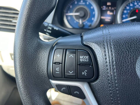 2018 Toyota Sienna LE 8-Passenger