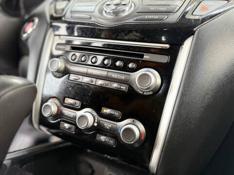 2020 Nissan Pathfinder S