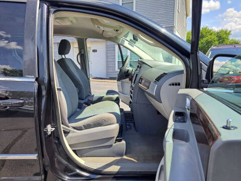 2010 Chrysler Town and Country Touring