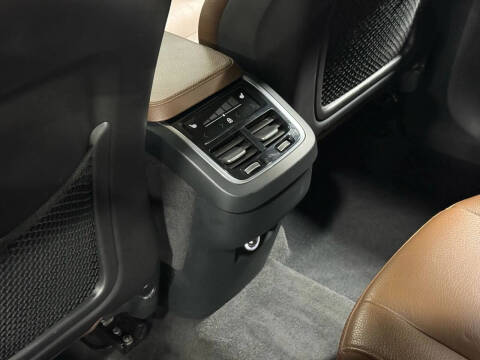 2019 Volvo XC90 T6 Momentum