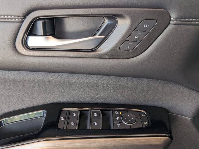 2025 Nissan Pathfinder Platinum