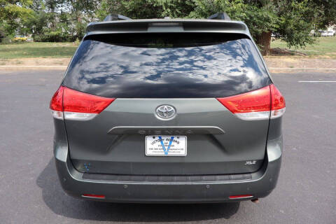 2012 Toyota Sienna XLE 8-Passenger