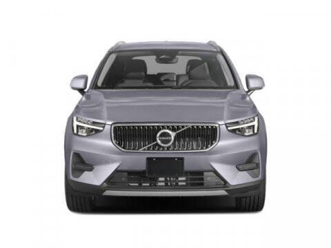 2023 Volvo XC40 B5 Plus Dark Theme
