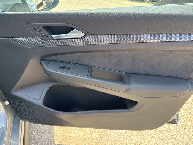 2025 Volkswagen Golf GTI SE