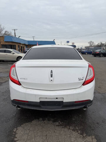 2013 Lincoln MKS