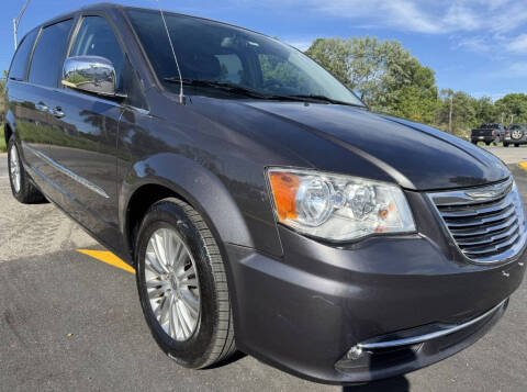 2015 Chrysler Town and Country Touring-L