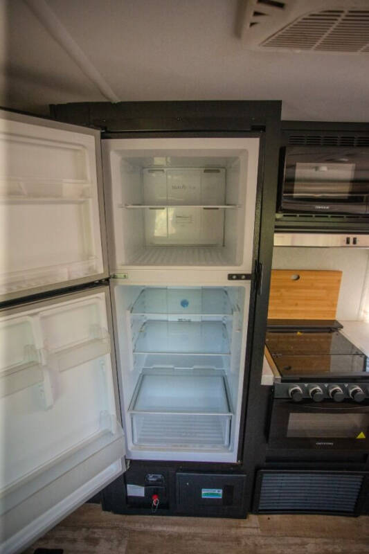 2022 CHEROKEE FOREST RIVER