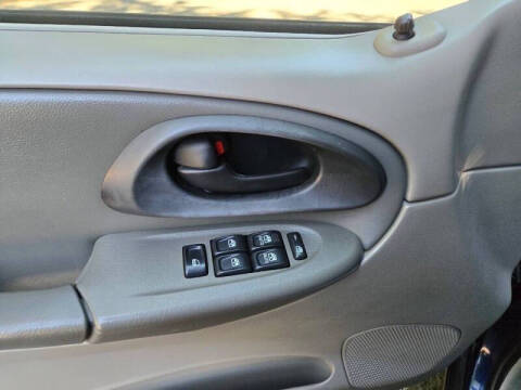 2002 Chevrolet TrailBlazer LS