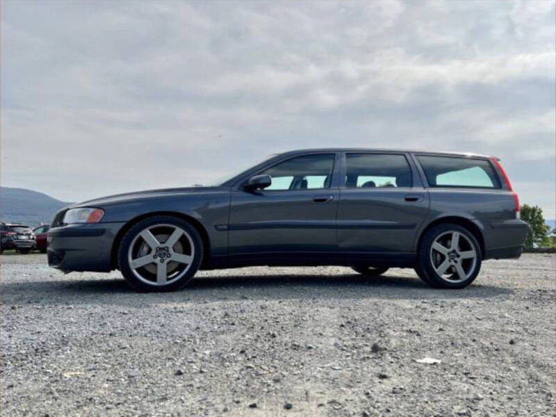 2004 Volvo V70 R