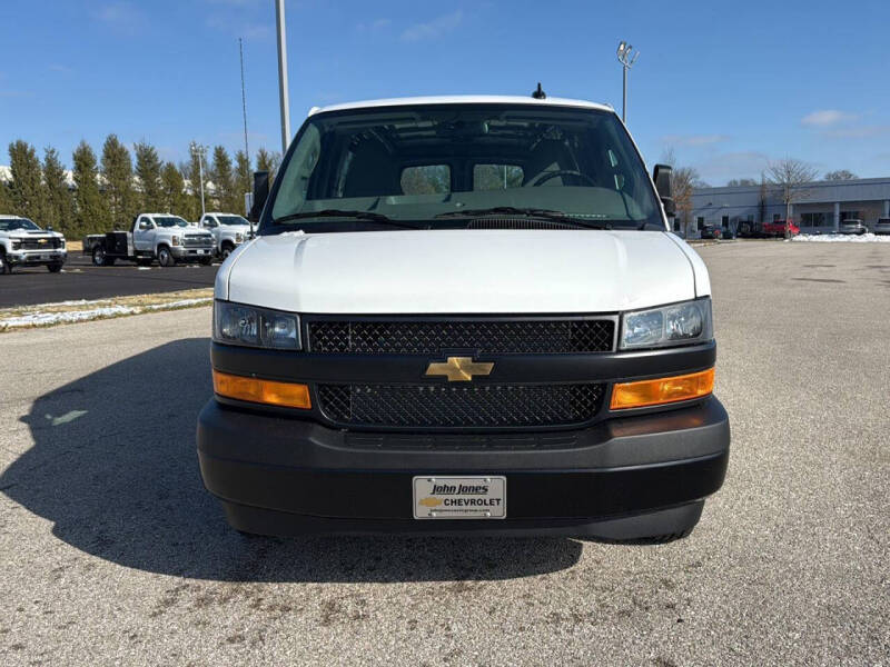 2025 Chevrolet Express 2500