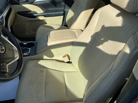 2014 Toyota Highlander LE