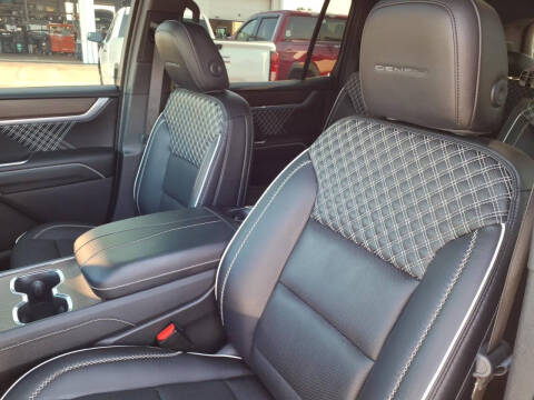 2024 GMC Acadia Denali