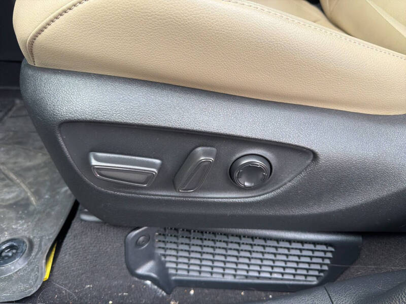 2023 Toyota Sienna Limited 7-Passenger