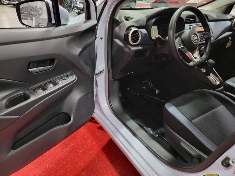 2025 Nissan Versa SV