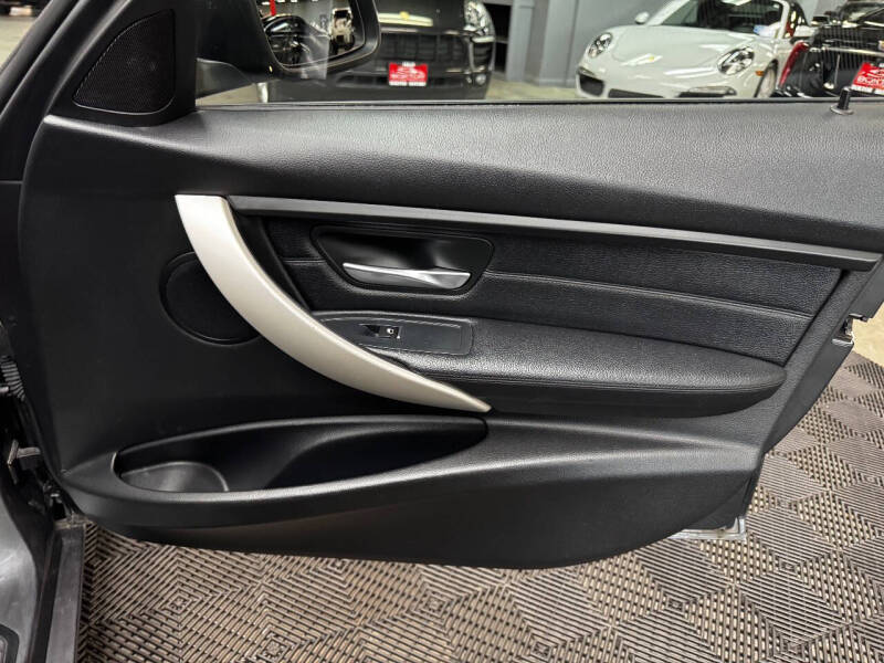 2018 BMW 3 Series 320i xDrive