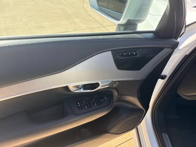 2019 Volvo XC90 T6 R-Design