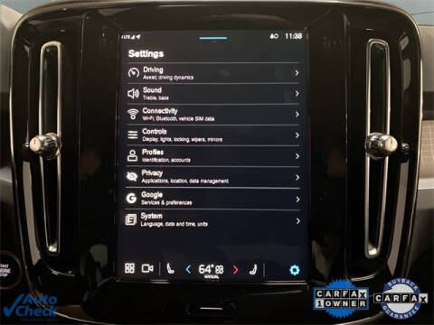 2025 Volvo XC40 B5 Core Bright Theme