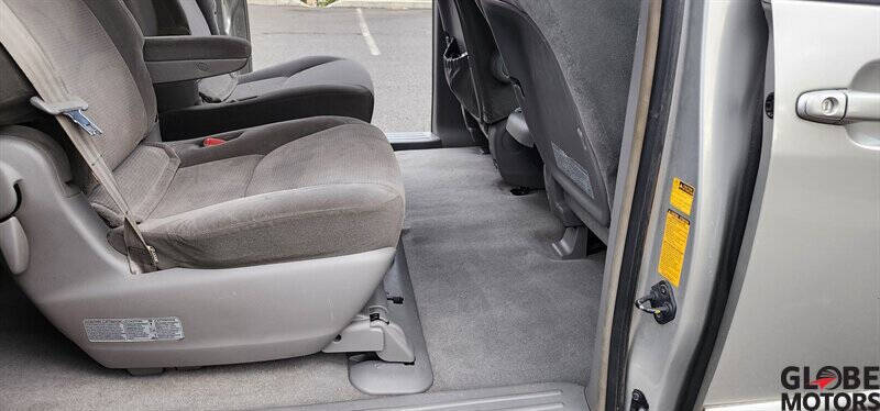 2004 Toyota Sienna LE 7 Passenger