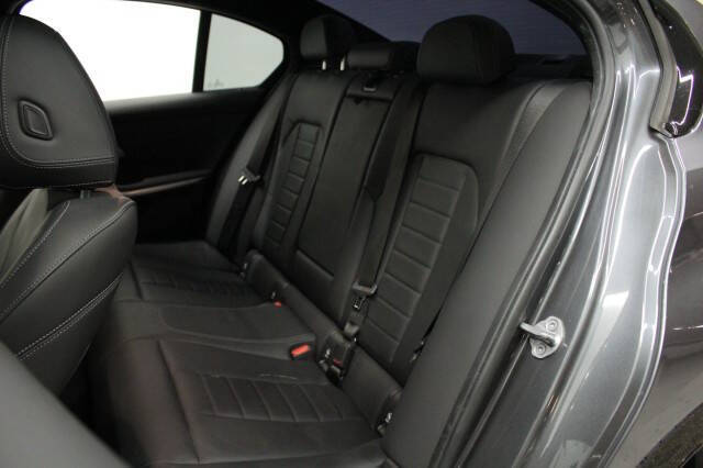 2022 BMW 3 Series 330i