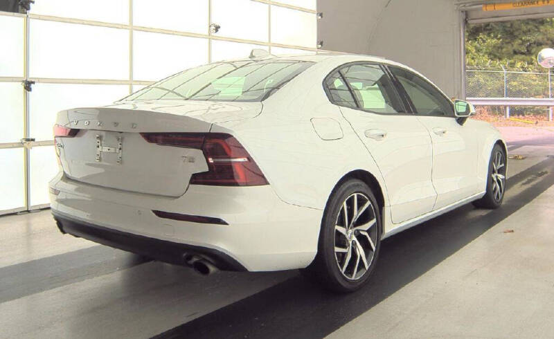 2020 Volvo S60 T5 Momentum