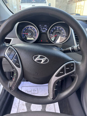 2015 Hyundai Elantra SE