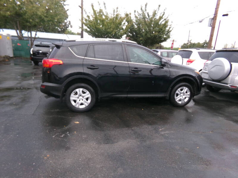 2013 Toyota RAV4 LE's photo