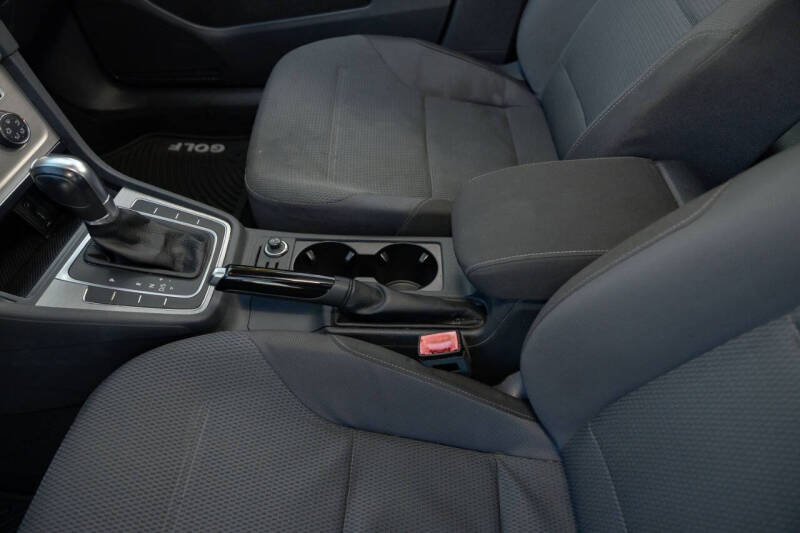 2017 Volkswagen Golf TSI S