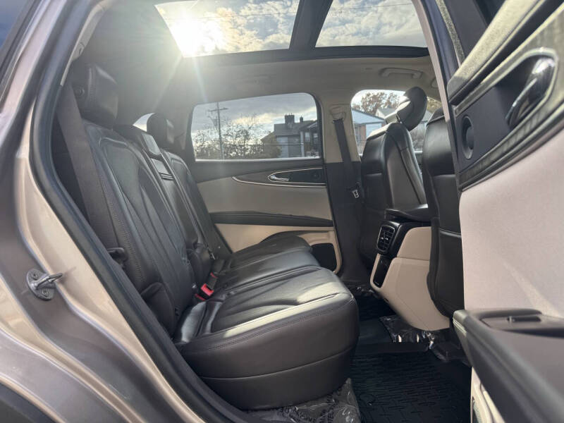 2019 Lincoln Nautilus Reserve