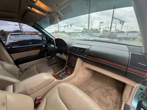 1992 Mercedes-Benz 400-Class 400 SE
