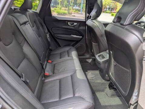 2025 Volvo XC60 B5 Plus Dark Theme