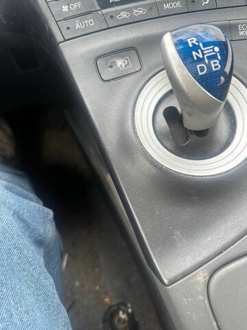 2010 Toyota Prius III