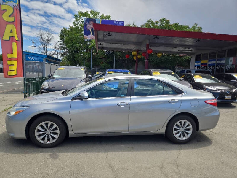 2016 Toyota Camry LE