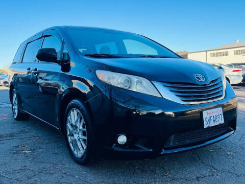 2011 Toyota Sienna XLE 8-Passenger