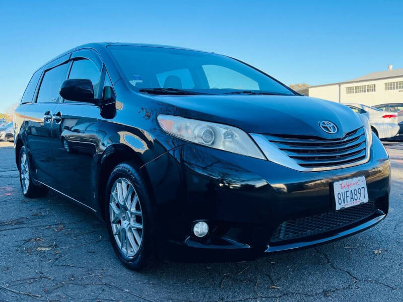 2011 Toyota Sienna XLE 8-Passenger