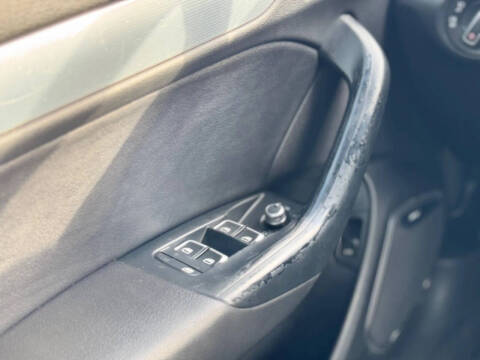 2015 Audi Q3 2.0T quattro Prestige