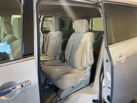 2017 Nissan Quest SV