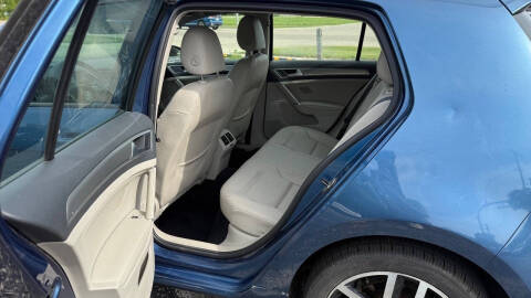 2016 Volkswagen Golf TSI SE