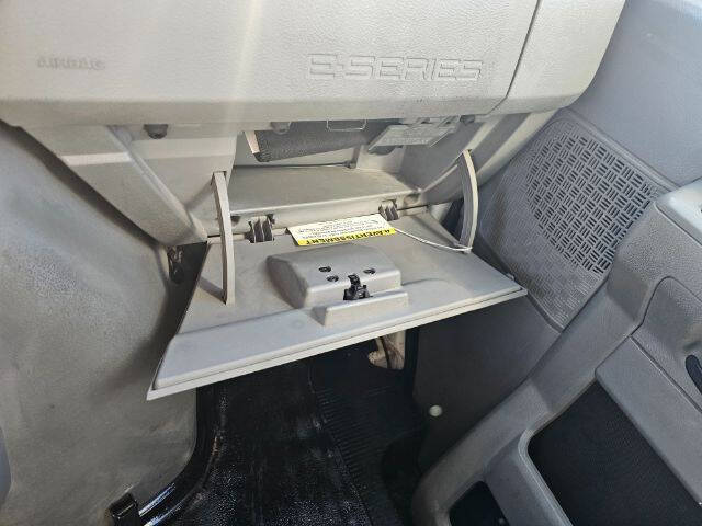 2017 Ford E-Series E-450 SD