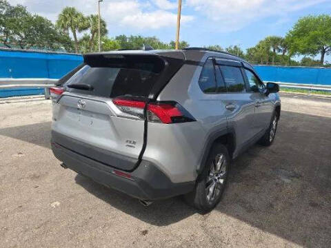 2020 Toyota RAV4 XLE Premium